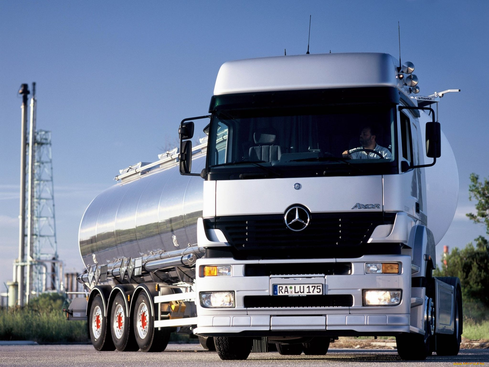 , mercedes, trucks